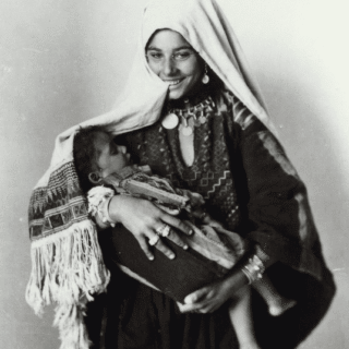Mother and child by Khalil Raad, 1920
